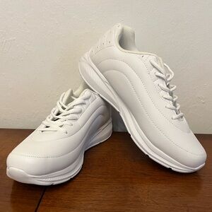 Shaq white lace-up athletic shoes Size 10